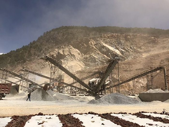 黃岡亞?wèn)|制砂生產(chǎn)線(xiàn)現場(chǎng)