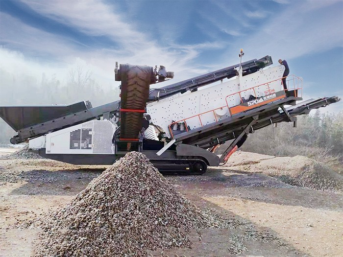 履帶式篩分移動(dòng)細碎站